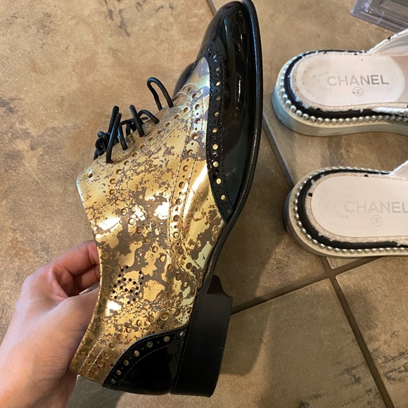 Chanel leather shoes - Picture 3 of 7